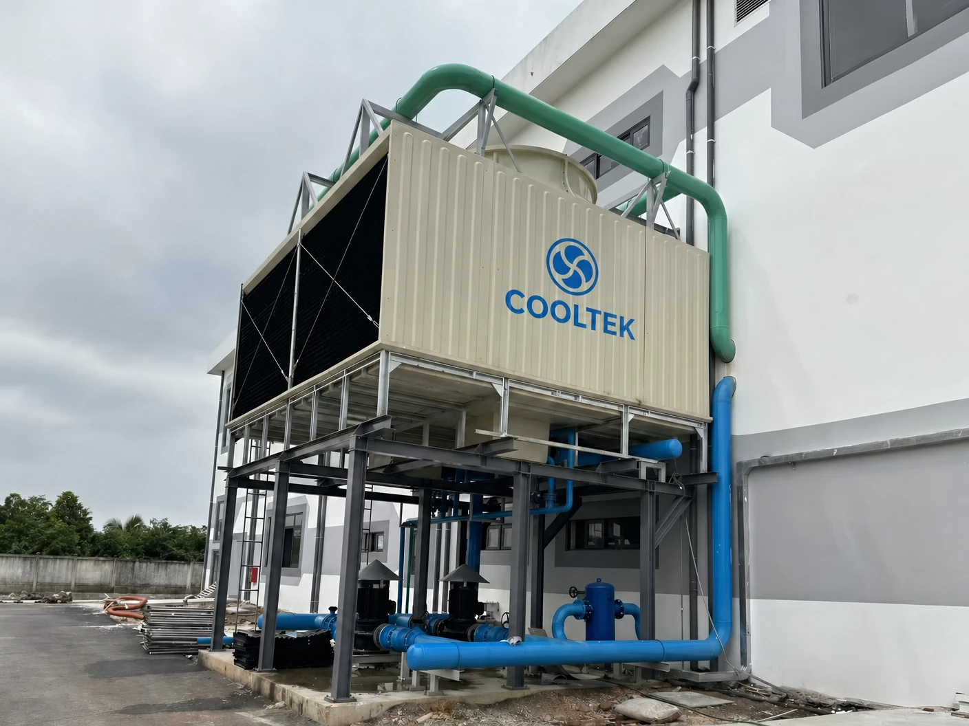 G.TECH Technology Việt Nam — COOLTEK LH 逆流方塔安装现场
